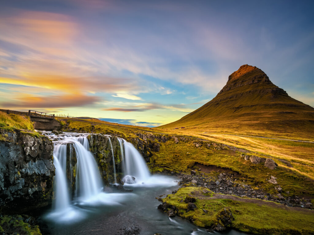 คู่มือท่องเที่ยว ไอซ์แลนด์ จากธารน้ำแข็งสู่บ่อน้ำพุร้อนธรรมชาติ